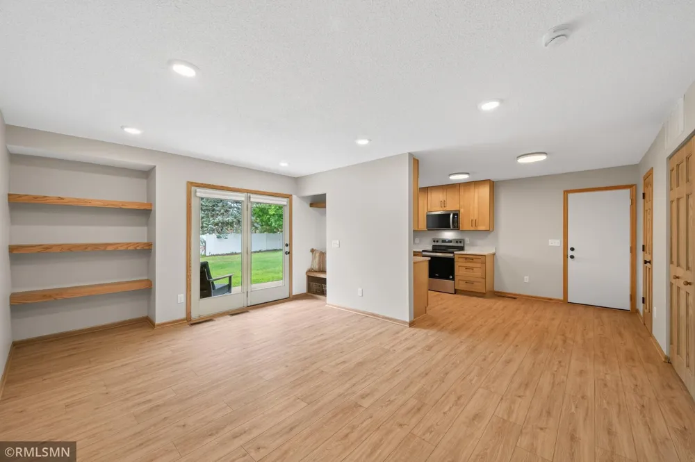 89 126th Lane NW Coon Rapids, MN 55448