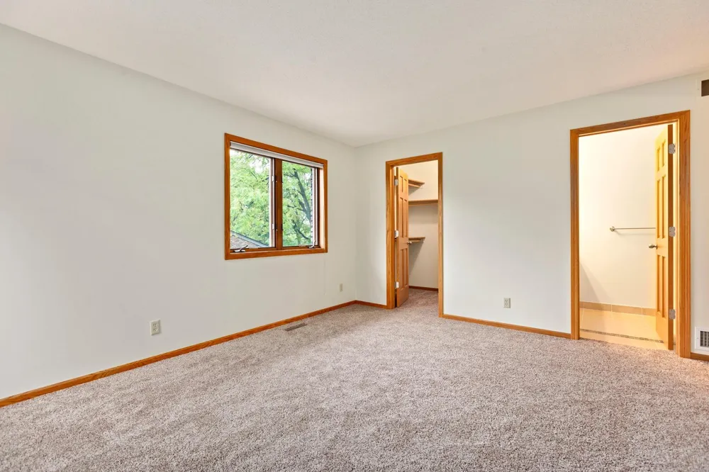 5546 Village Drive Edina, MN 55439