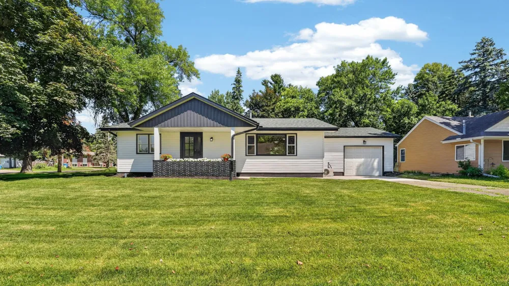285 W 1st Street Rush City, MN 55069