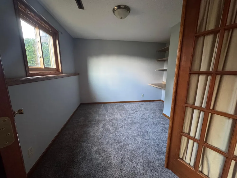 4002 Oak Knoll Drive Eau Claire, WI 54701