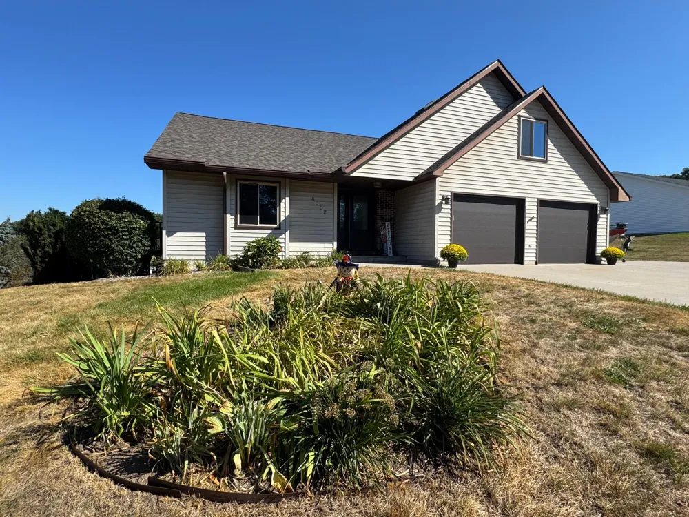 4002 Oak Knoll Drive Eau Claire, WI 54701
