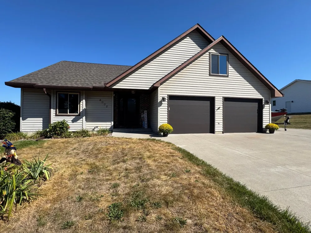 4002 Oak Knoll Drive Eau Claire, WI 54701