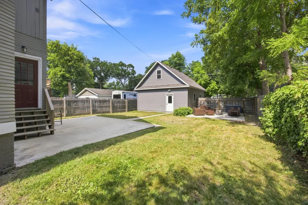 819 8th Avenue Fargo, ND 58102