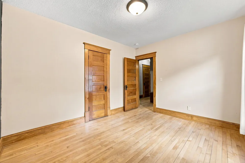 819 8th Avenue Fargo, ND 58102