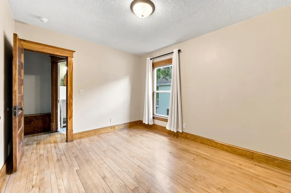 819 8th Avenue Fargo, ND 58102
