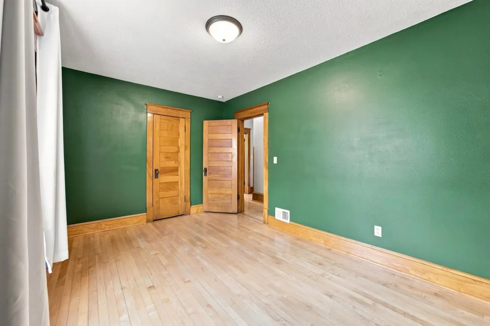 819 8th Avenue Fargo, ND 58102