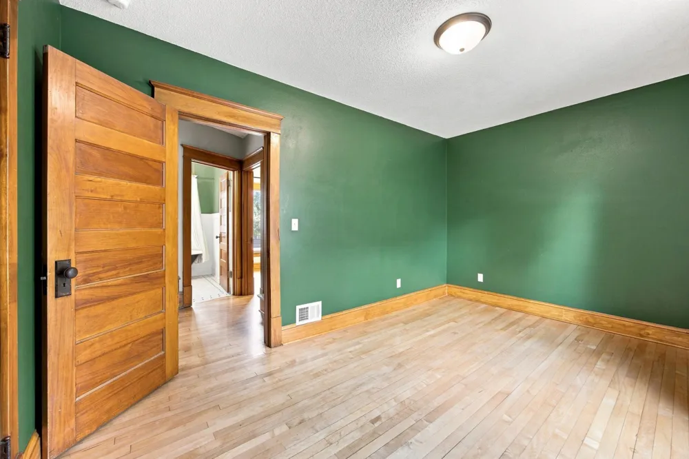 819 8th Avenue Fargo, ND 58102