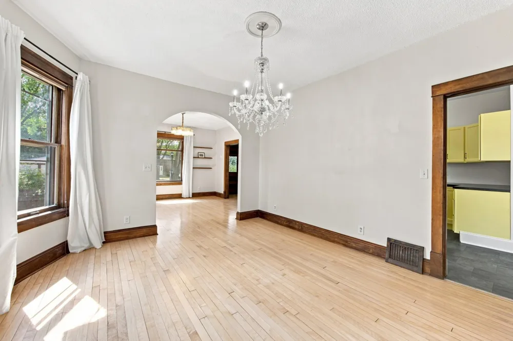 819 8th Avenue Fargo, ND 58102