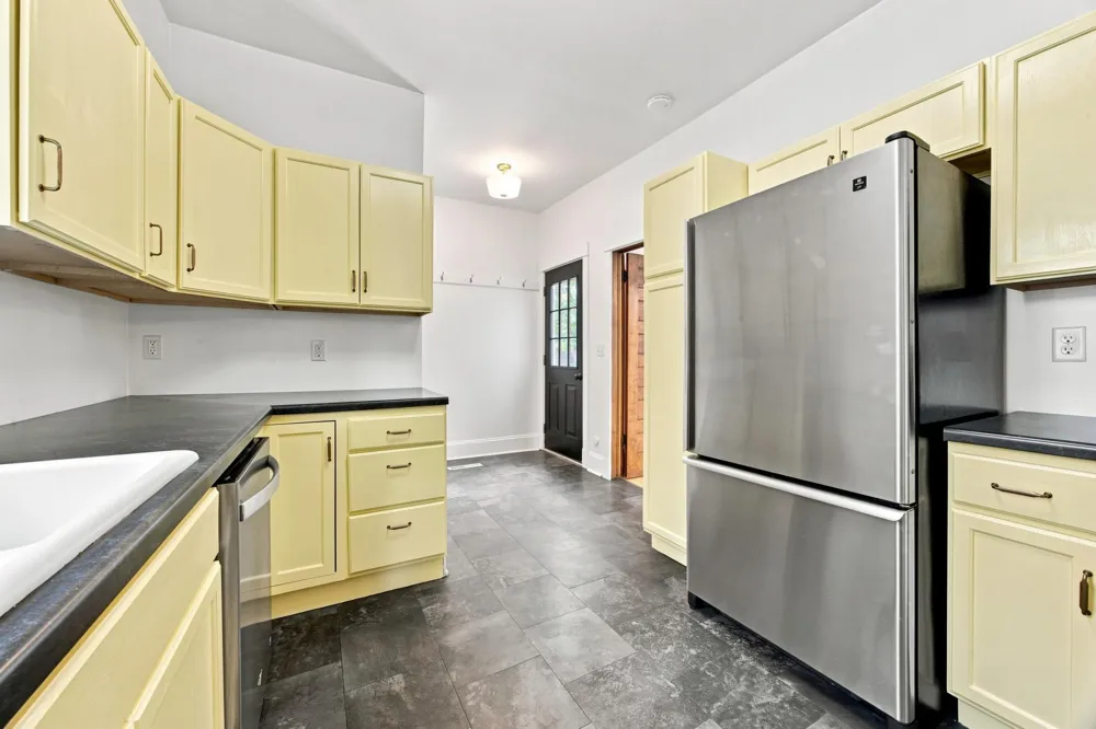 819 8th Avenue Fargo, ND 58102