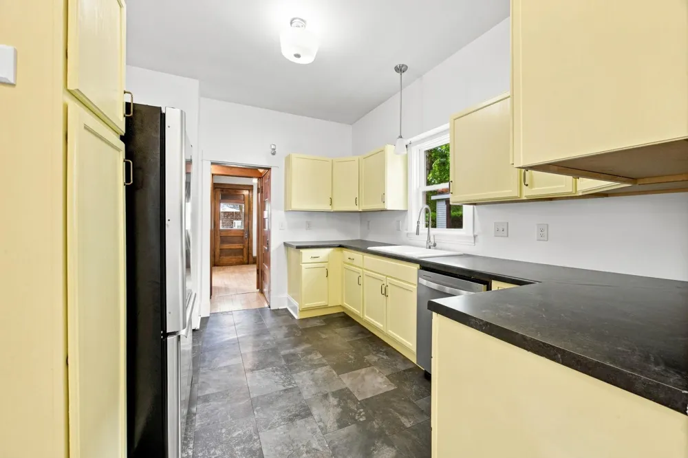 819 8th Avenue Fargo, ND 58102
