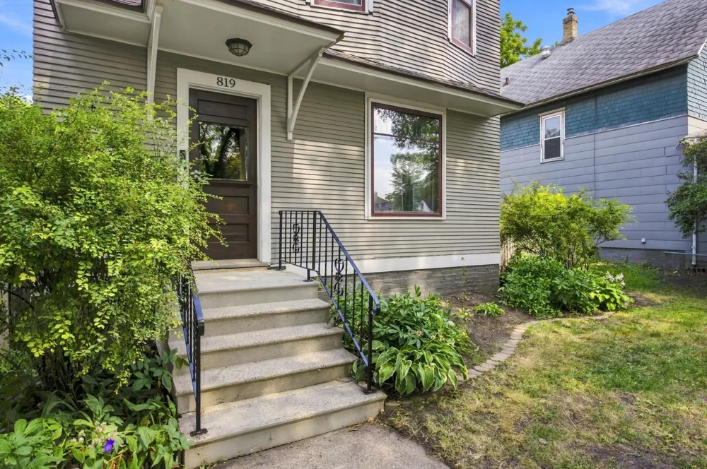 819 8th Avenue Fargo, ND 58102