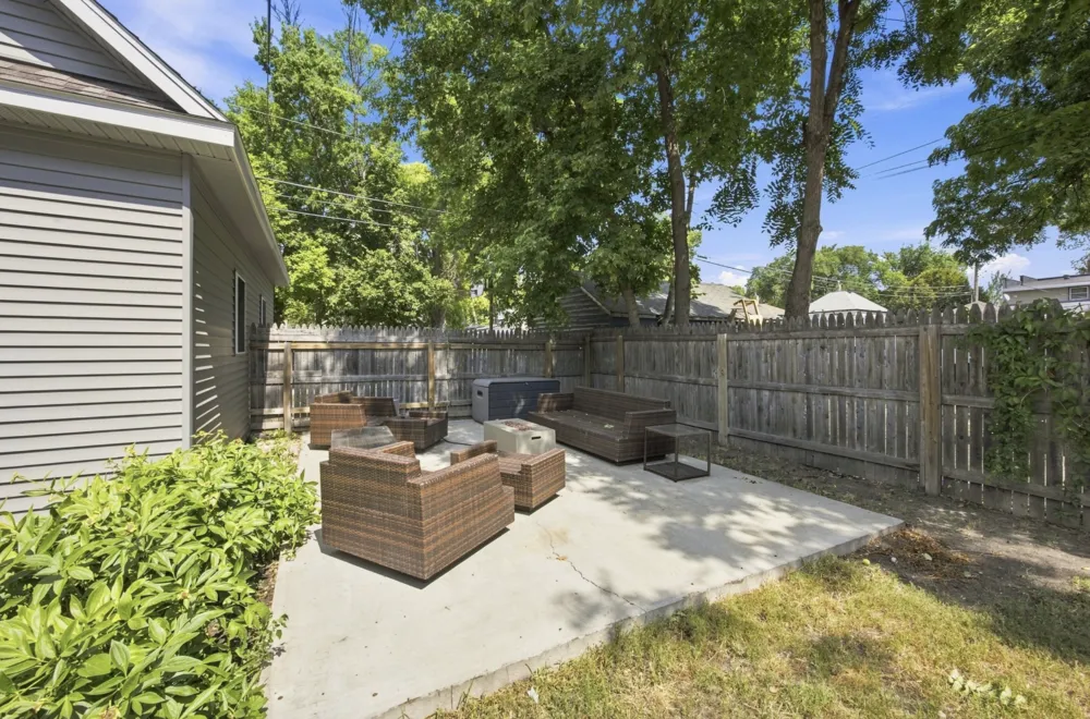 819 8th Avenue Fargo, ND 58102