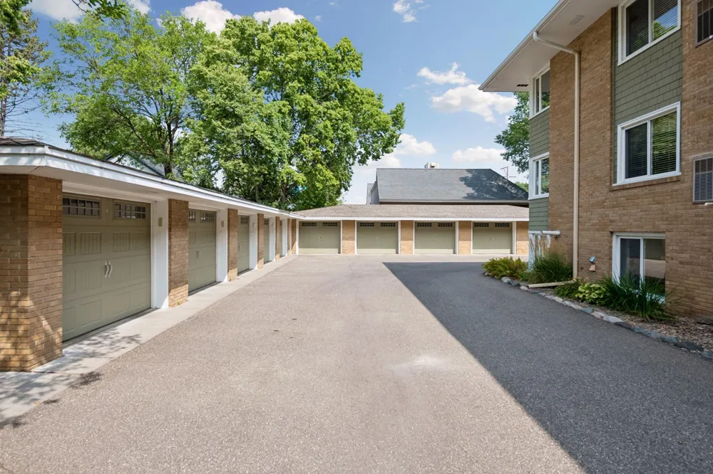 5412 France Avenue S #112 Edina, MN 55410