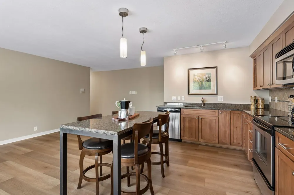 5412 France Avenue S #112 Edina, MN 55410