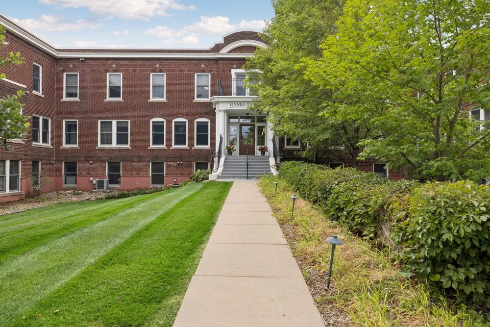 2040 Como Avenue #104 Saint Paul, MN 55108