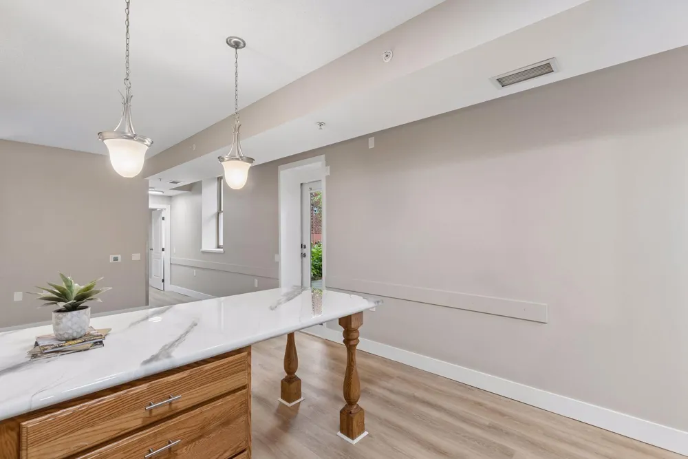 2040 Como Avenue #104 Saint Paul, MN 55108