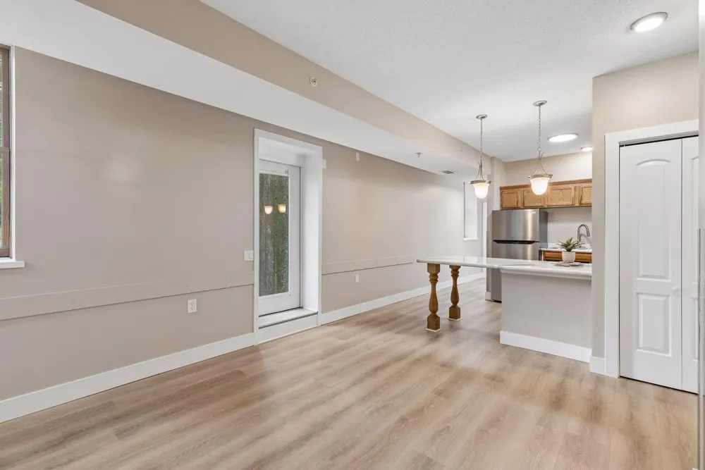 2040 Como Avenue #104 Saint Paul, MN 55108