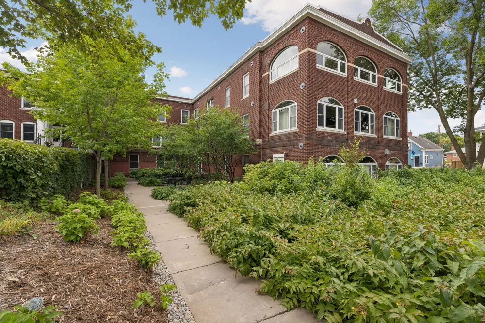2040 Como Avenue #104 Saint Paul, MN 55108
