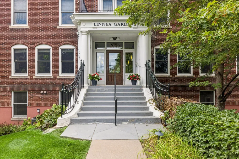 2040 Como Avenue #104 Saint Paul, MN 55108