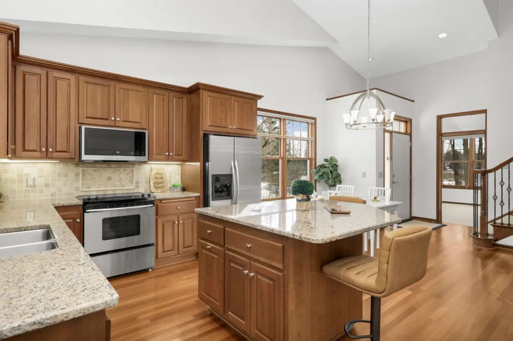 6972 Trenton Lane Maple Grove, MN 55369