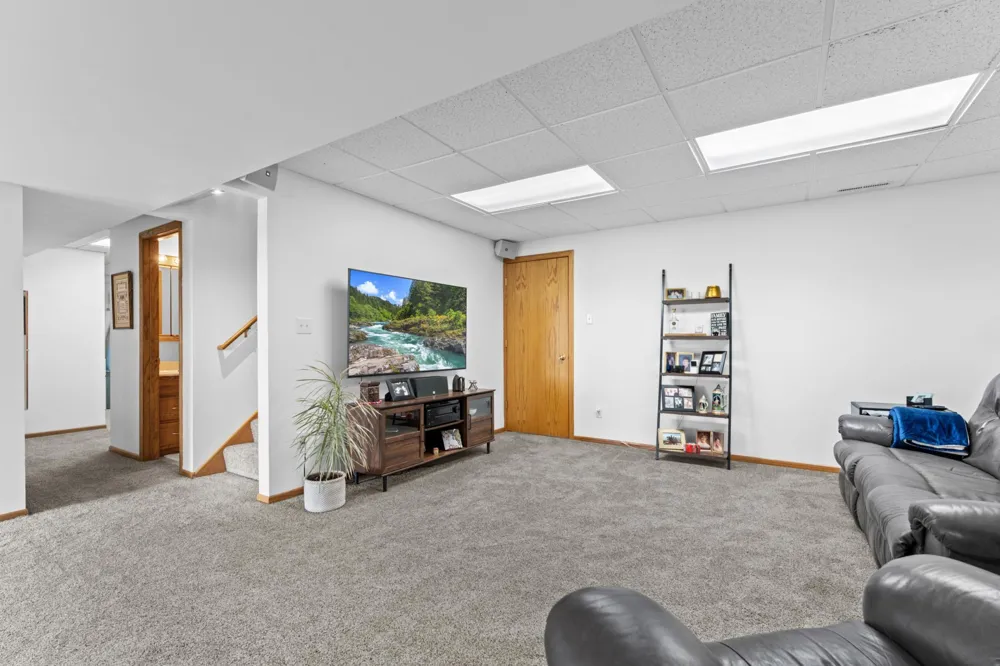 4212 Sapphire Lane NW Rochester, MN 55901