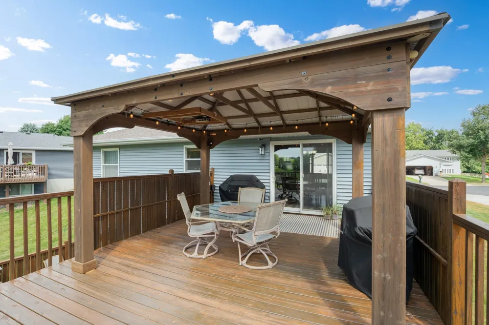 4212 Sapphire Lane NW Rochester, MN 55901