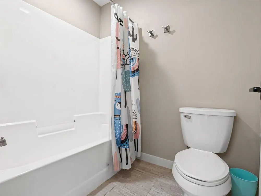 4766 S Oakwood Hills Parkway Eau Claire, WI 54701