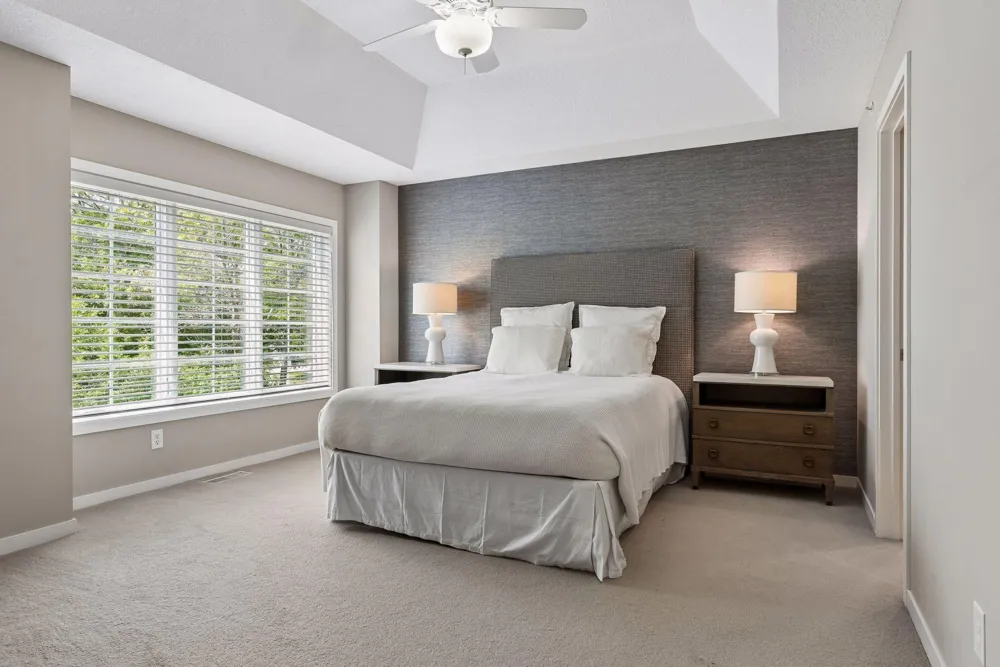 533 Willoughby Way W Minnetonka, MN 55305