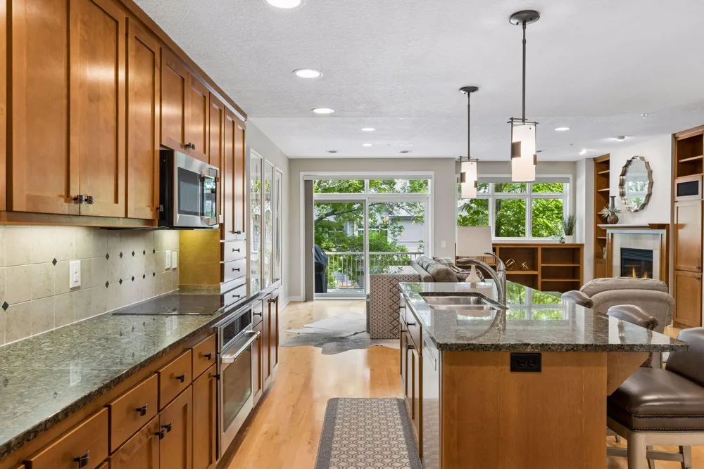 533 Willoughby Way W Minnetonka, MN 55305