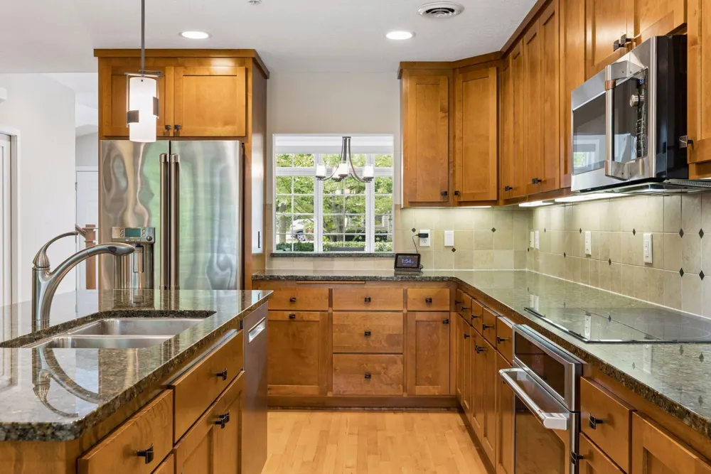 533 Willoughby Way W Minnetonka, MN 55305