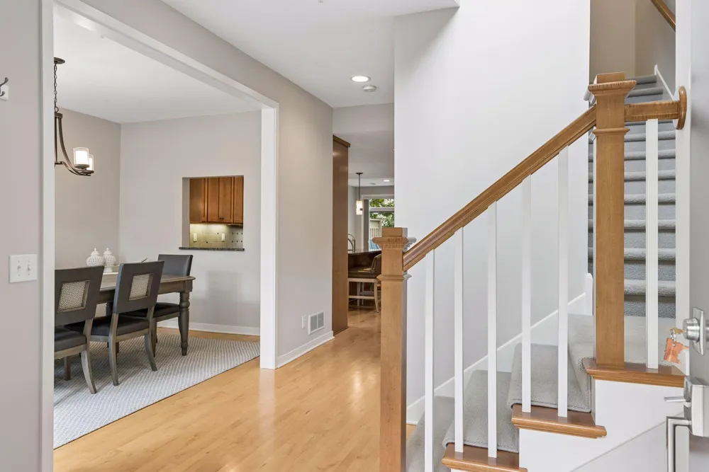 533 Willoughby Way W Minnetonka, MN 55305
