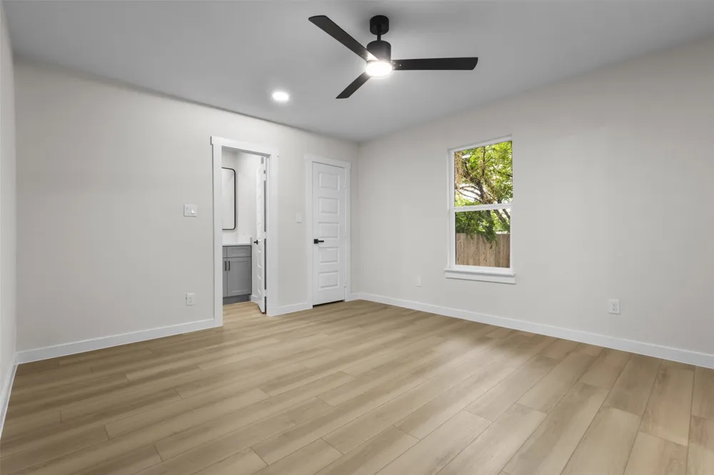 3216 Sharon Street Dallas, TX 75211