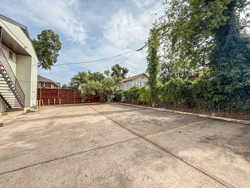 808 Blaylock Drive #202 Dallas, TX 75203