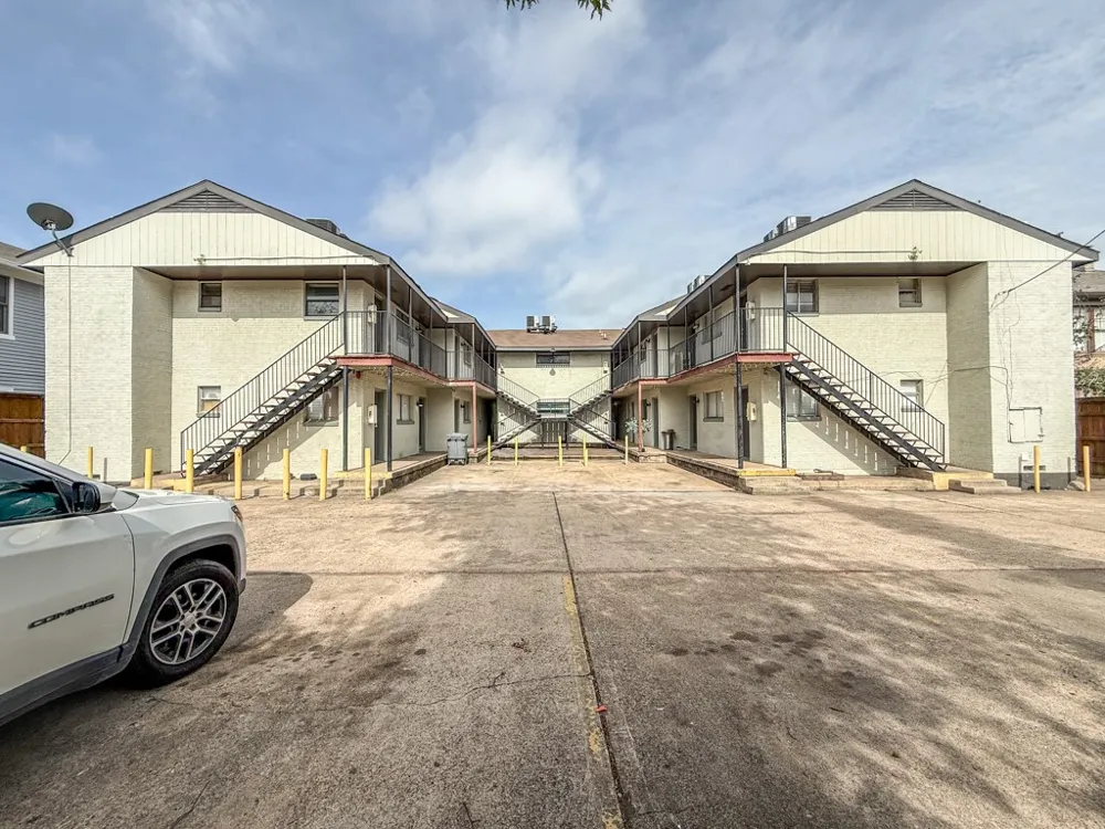 808 Blaylock Drive #202 Dallas, TX 75203