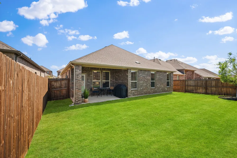 10408 Bluestone Lane Aubrey, TX 76227