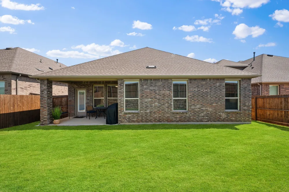 10408 Bluestone Lane Aubrey, TX 76227