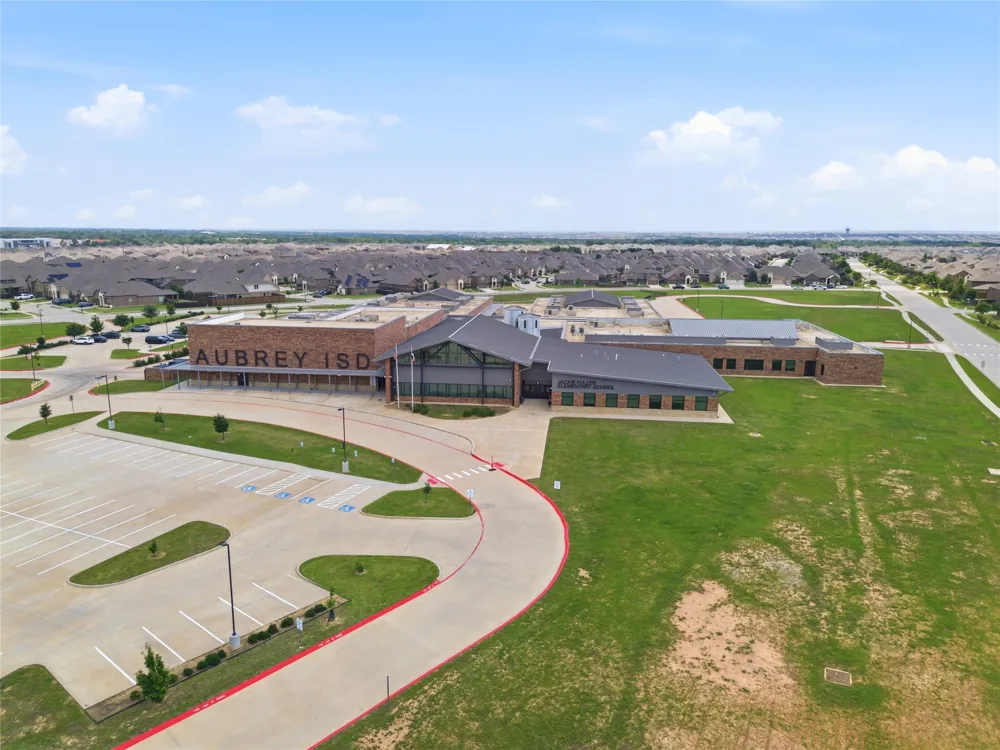 10408 Bluestone Lane Aubrey, TX 76227