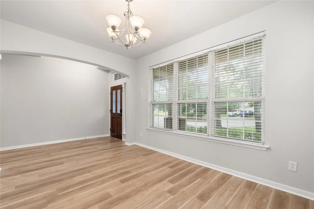 13726 Sandy Bend Court Houston, TX 77044