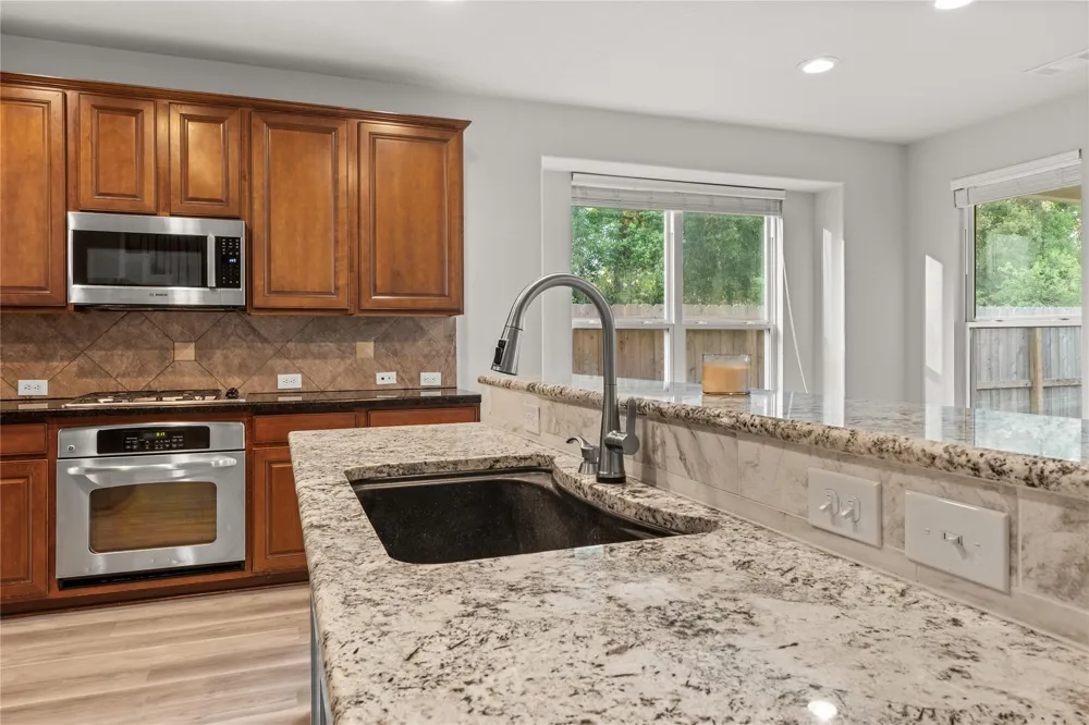 13726 Sandy Bend Court Houston, TX 77044
