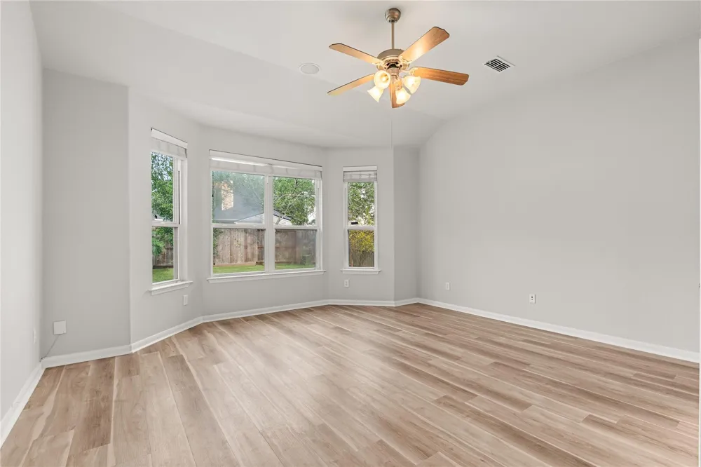 13726 Sandy Bend Court Houston, TX 77044