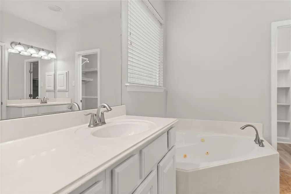 13726 Sandy Bend Court Houston, TX 77044