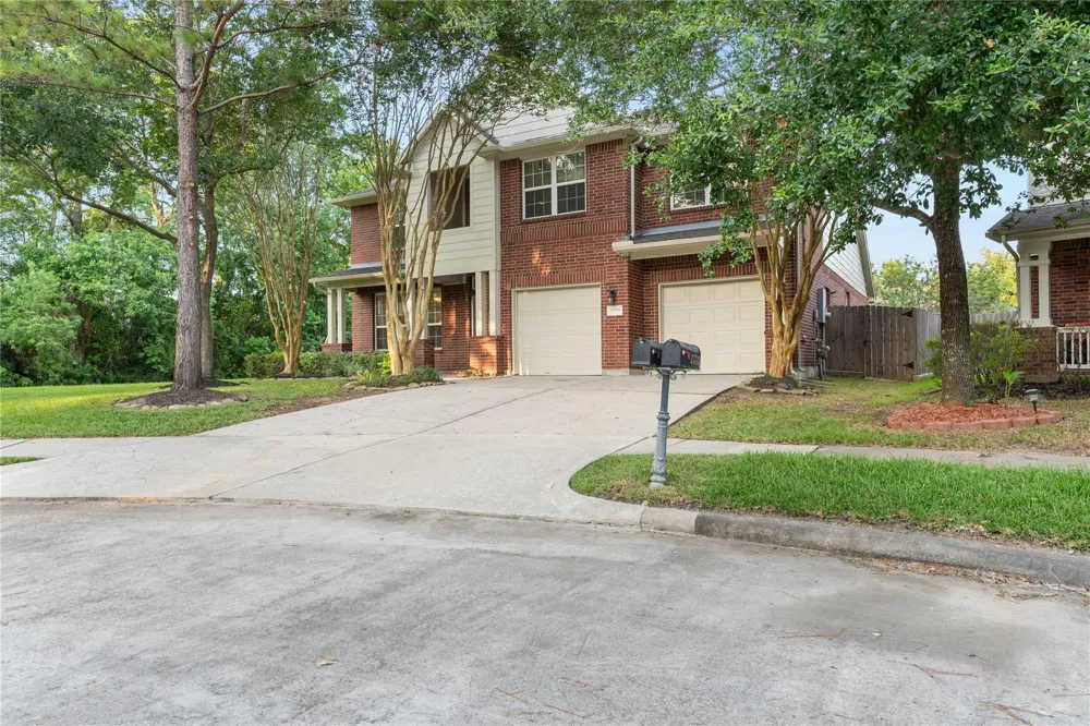 13726 Sandy Bend Court Houston, TX 77044