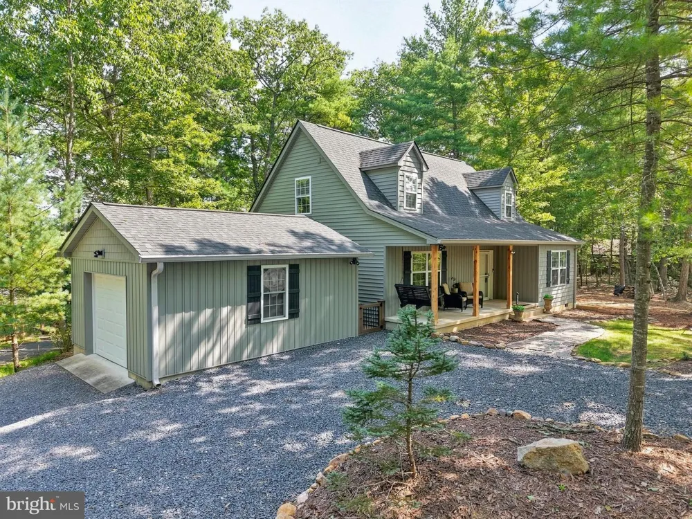 122 FORREST STREET Basye, VA 22810