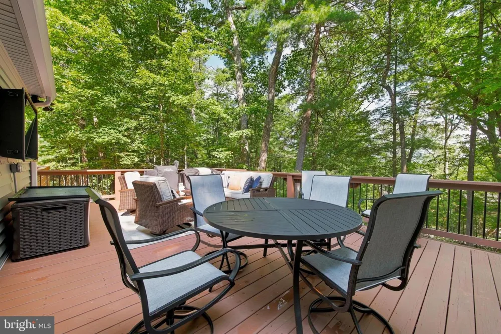 122 FORREST STREET Basye, VA 22810