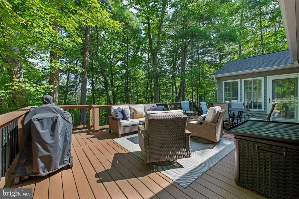 122 FORREST STREET Basye, VA 22810