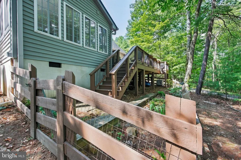 122 FORREST STREET Basye, VA 22810