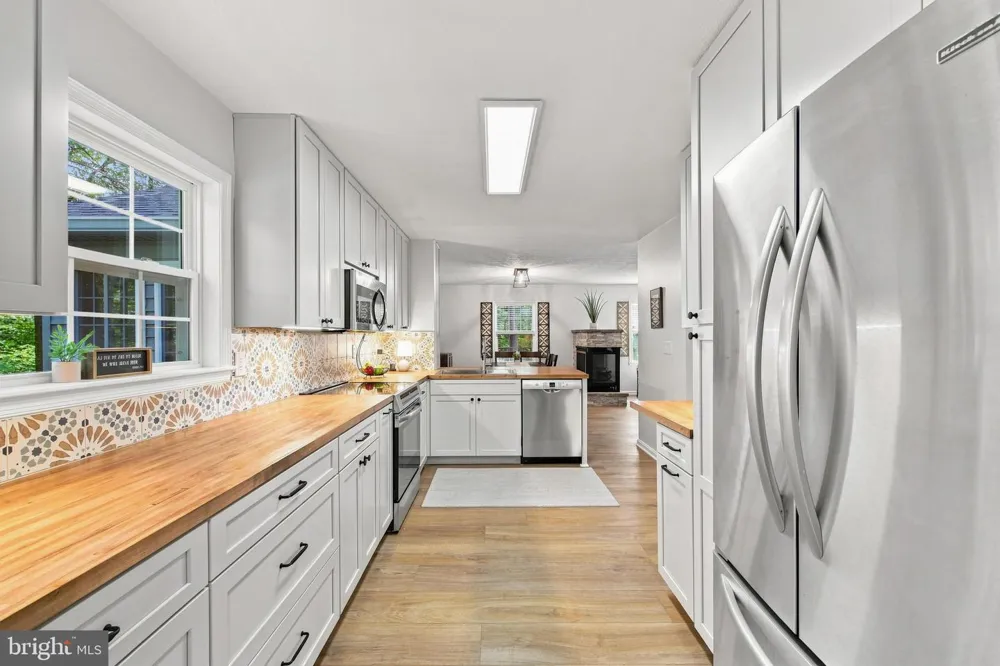 122 FORREST STREET Basye, VA 22810