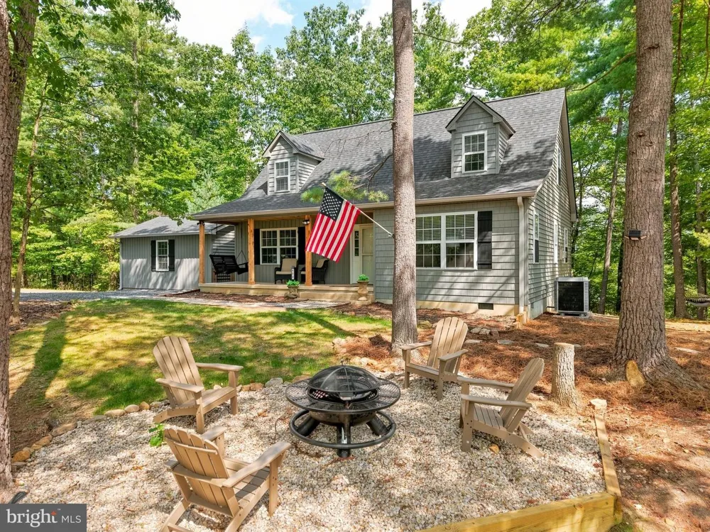 122 FORREST STREET Basye, VA 22810