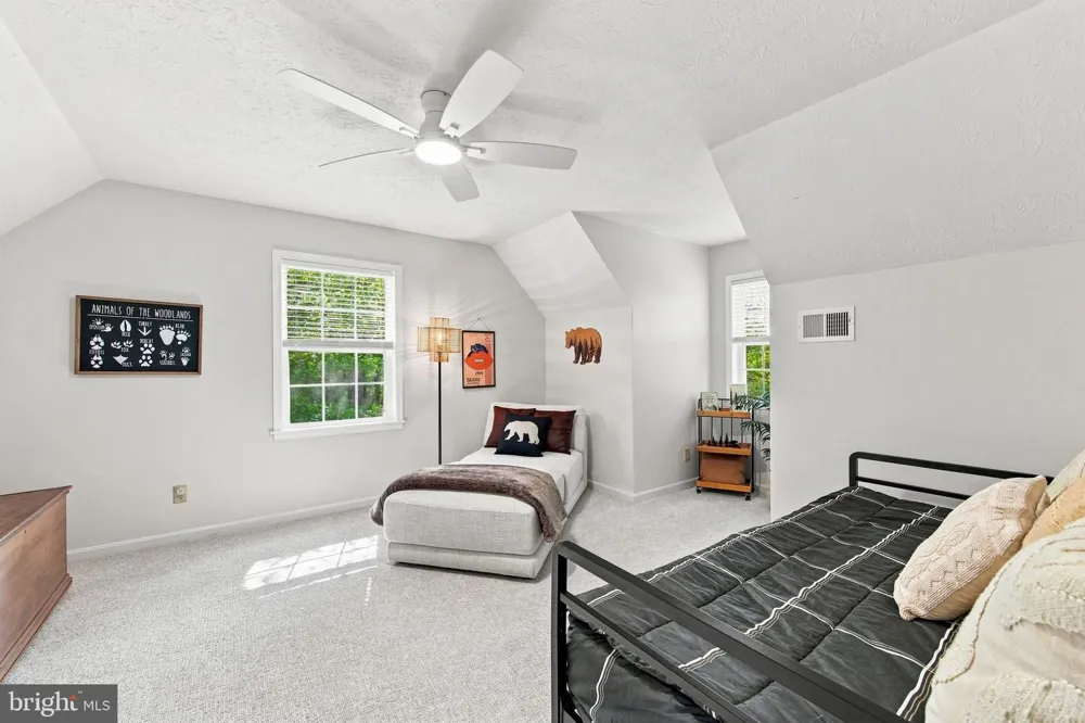 122 FORREST STREET Basye, VA 22810