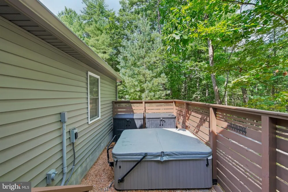 122 FORREST STREET Basye, VA 22810